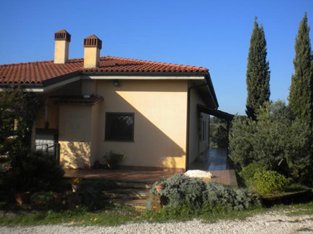 Le Tre Querce Bed & Breakfast ฟิอาโน โรมาโน ภายนอก รูปภาพ